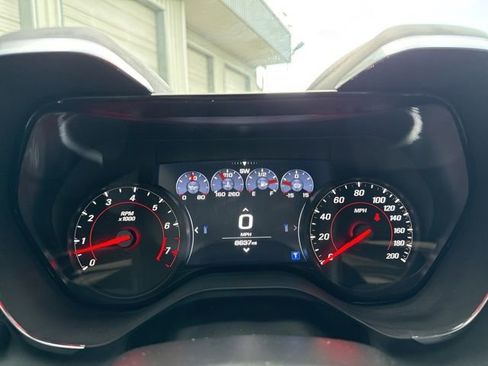 Used 2022 Chevrolet Camaro ZL1 image 32