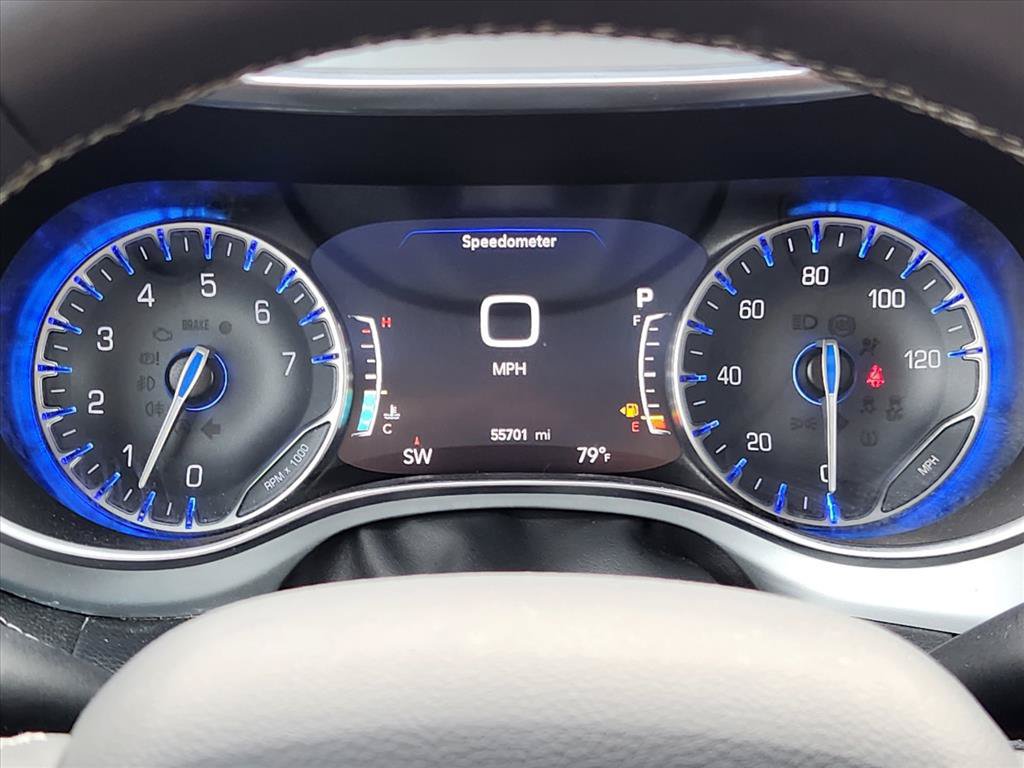 Used 2025 Chrysler Pacifica Limited FWD image 23