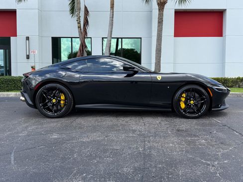 Used 2021 Ferrari Roma RWD image 2