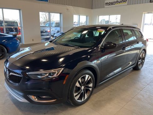 Used 2018 Buick Regal Preferred w/ Sights and Sounds Package image 1