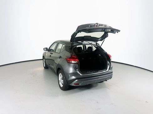 Certified 2025 Nissan Kicks Play S image 24