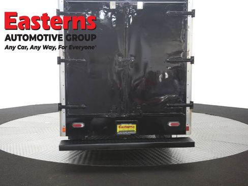 Used 2017 Chevrolet Express 3500 RWD image 34