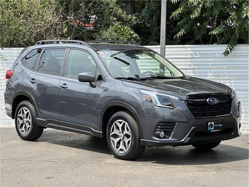 Used 2022 Subaru Forester Premium AWD/4WD image 8