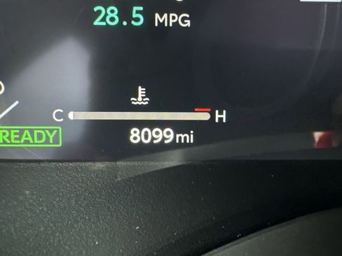 Used 2025 Toyota Sienna XSE image 12