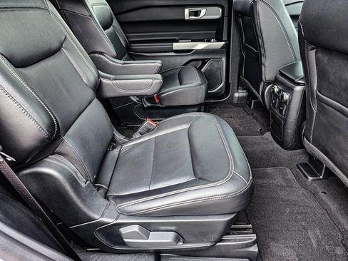 Used 2024 Ford Explorer Limited image 41