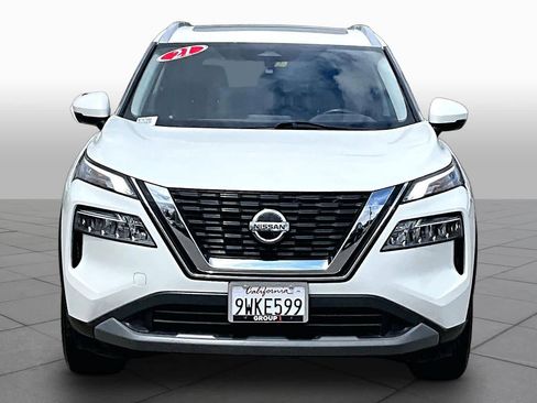 Used 2021 Nissan Rogue SV w/ Premium Package FWD image 3