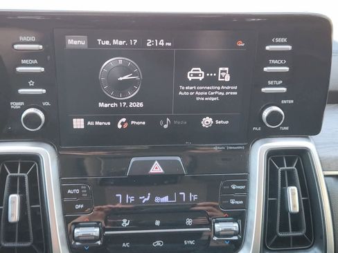 Certified 2021 Kia Sorento EX w/ Panoramic Sunroof Package image 16