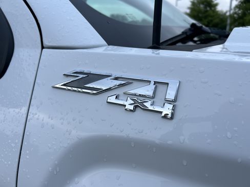 Used 2018 GMC Sierra 1500 SLT AWD/4WD image 31
