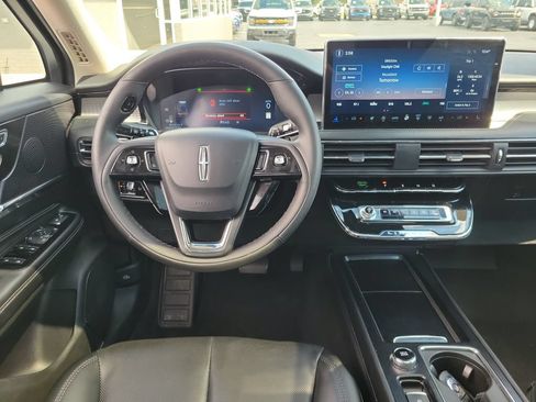 Certified 2023 Lincoln Corsair AWD w/ Equipment Group 101A image 12
