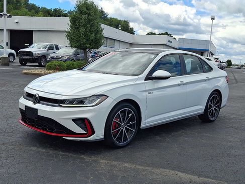 Used 2025 Volkswagen Jetta GLI Autobahn FWD image 3