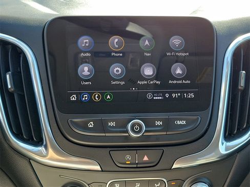 Used 2022 Chevrolet Equinox LT image 9