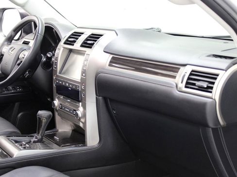 Used 2017 Lexus GX 460 image 48