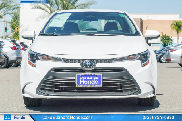 Used 2025 Toyota Corolla LE FWD image 3