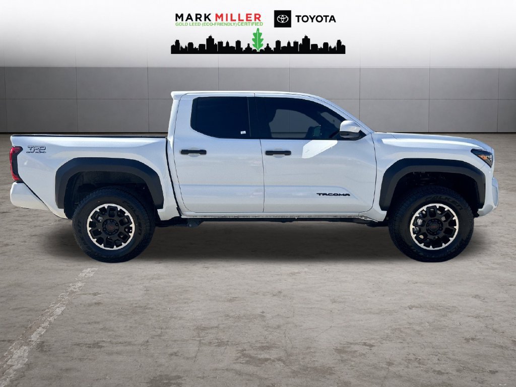 Certified 2025 Toyota Tacoma TRD Off-Road AWD/4WD image 7