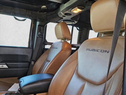 Used 2014 Jeep Wrangler Unlimited Rubicon w/ Connectivity Group image 17