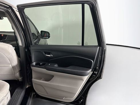 Used 2020 Honda Pilot EX image 29