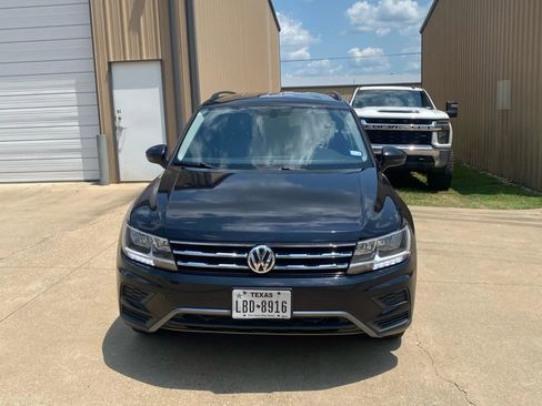 Used 2018 Volkswagen Tiguan SE image 3