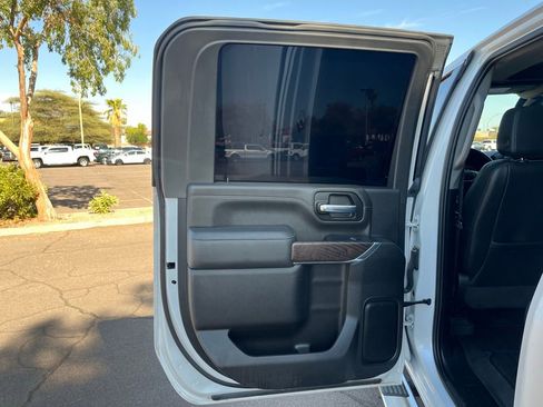 Used 2023 GMC Sierra 3500 Denali image 23