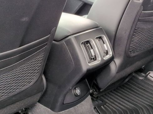 Certified 2025 Kia Sorento EX w/ Panoramic Sunroof Package FWD image 22