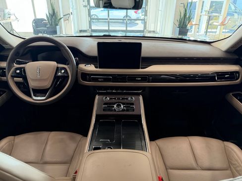 Used 2022 Lincoln Aviator Reserve RWD image 8