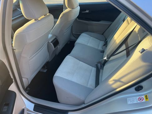Used 2014 Toyota Camry SE image 10