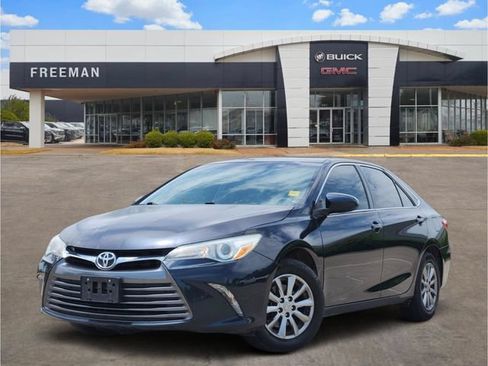 Used 2015 Toyota Camry LE FWD image 1