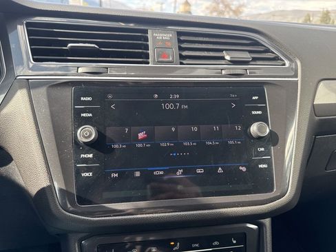 Used 2023 Volkswagen Tiguan SE FWD image 19