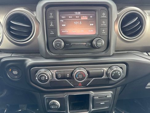 Certified 2021 Jeep Gladiator Sport image 18