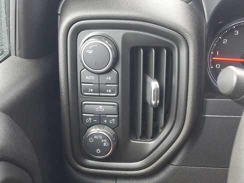 Certified 2019 Chevrolet Silverado 1500 Custom Trail Boss w/ Custom Convenience Package AWD/4WD image 22