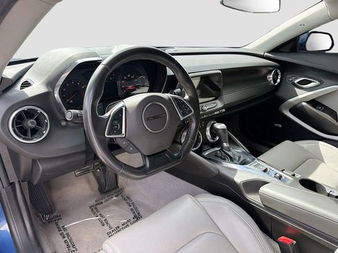 Used 2022 Chevrolet Camaro LT w/ Technology Package RWD image 9