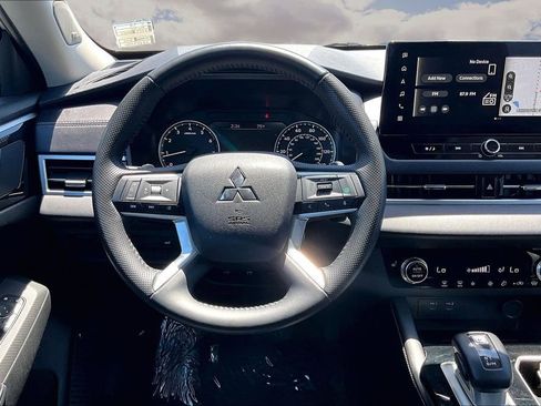 Used 2025 Mitsubishi Outlander SE AWD/4WD image 8