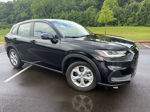 Used 2023 Honda HR-V LX image 2