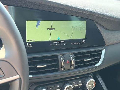 Used 2019 Alfa Romeo Giulia Ti RWD image 19