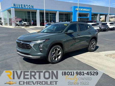 New 2026 Chevrolet Trax LT w/ Driver Confidence Package FWD image 1