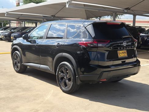 New 2026 Nissan Rogue SV FWD image 5