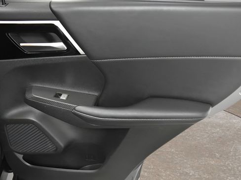 Used 2024 Mitsubishi Outlander SE FWD image 15