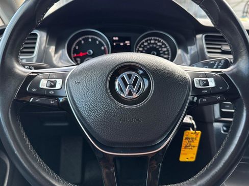 Used 2019 Volkswagen Golf S image 26