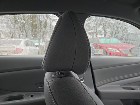 Used 2025 Hyundai Elantra Sport image 13