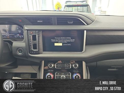 Used 2024 GMC Yukon XL Denali AWD/4WD image 18
