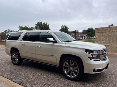 Used 2015 Chevrolet Suburban LTZ AWD/4WD image 7
