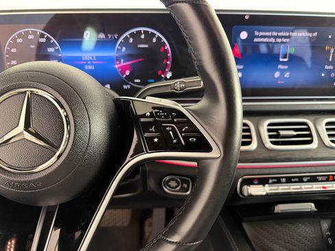 Used 2025 Mercedes-Benz GLS 450 4MATIC image 16