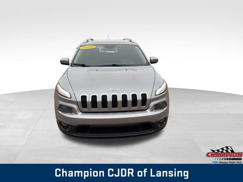 Used 2018 Jeep Cherokee Latitude image 16