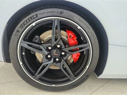 Used 2022 Chevrolet Corvette Stingray Premium Conv w/ Z51 Performance Package image 56