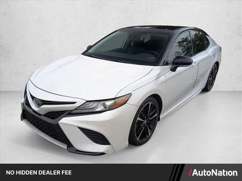 Used 2019 Toyota Camry XSE FWD image 1