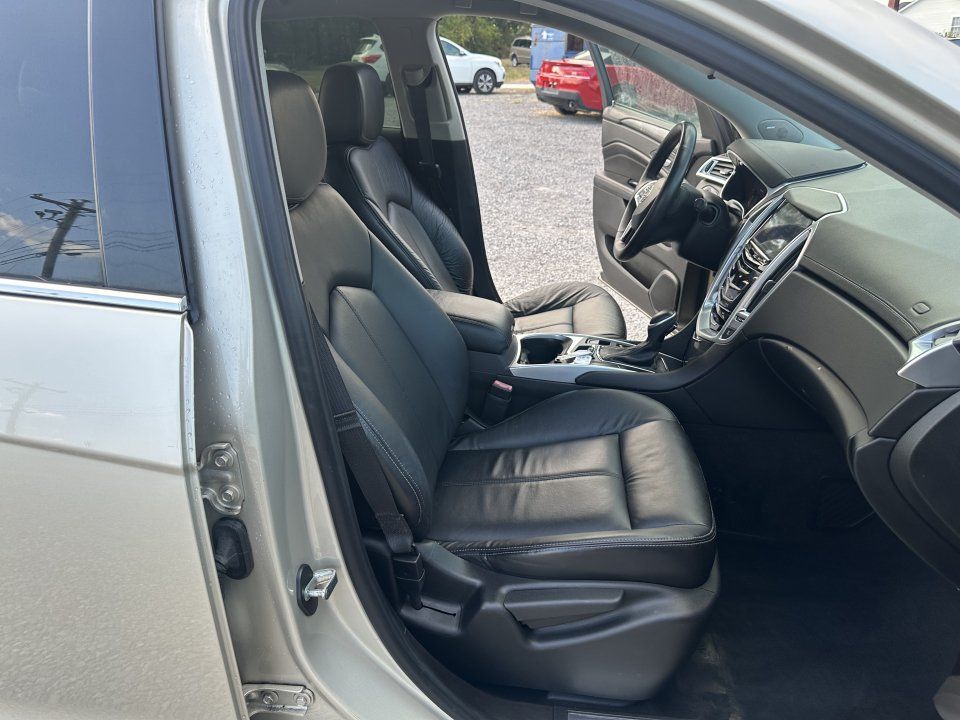 Used 2015 Cadillac SRX FWD image 16