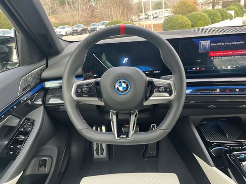 Certified 2025 BMW i5 M60 w/ Premium Package image 21