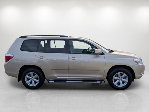 Used 2010 Toyota Highlander SE image 4