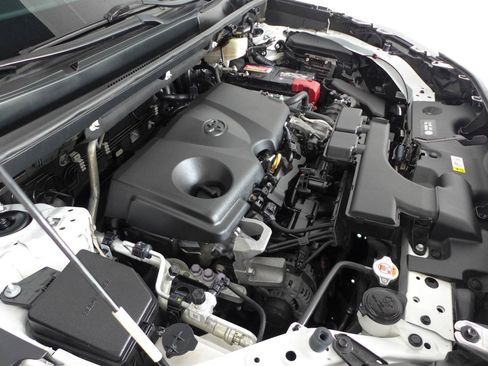 Used 2021 Toyota RAV4 XLE w/ Convenience Package FWD image 69