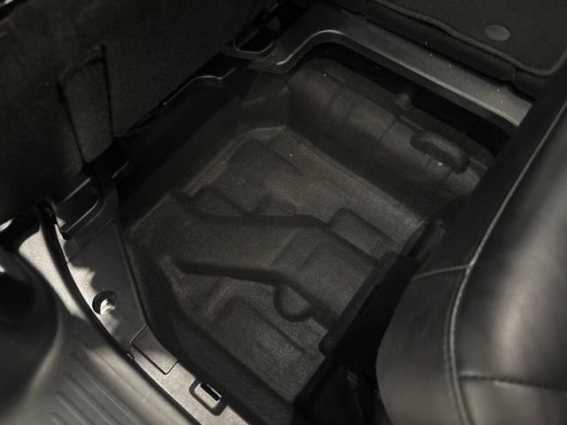 Used 2025 Chrysler Pacifica Select FWD image 28