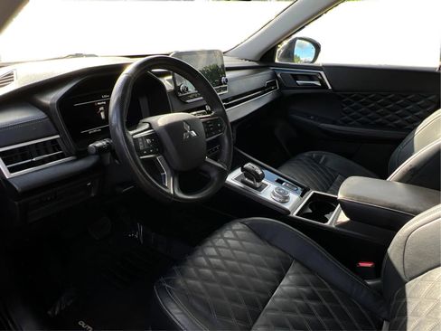Used 2023 Mitsubishi Outlander SEL 40th Anniversary AWD/4WD image 16